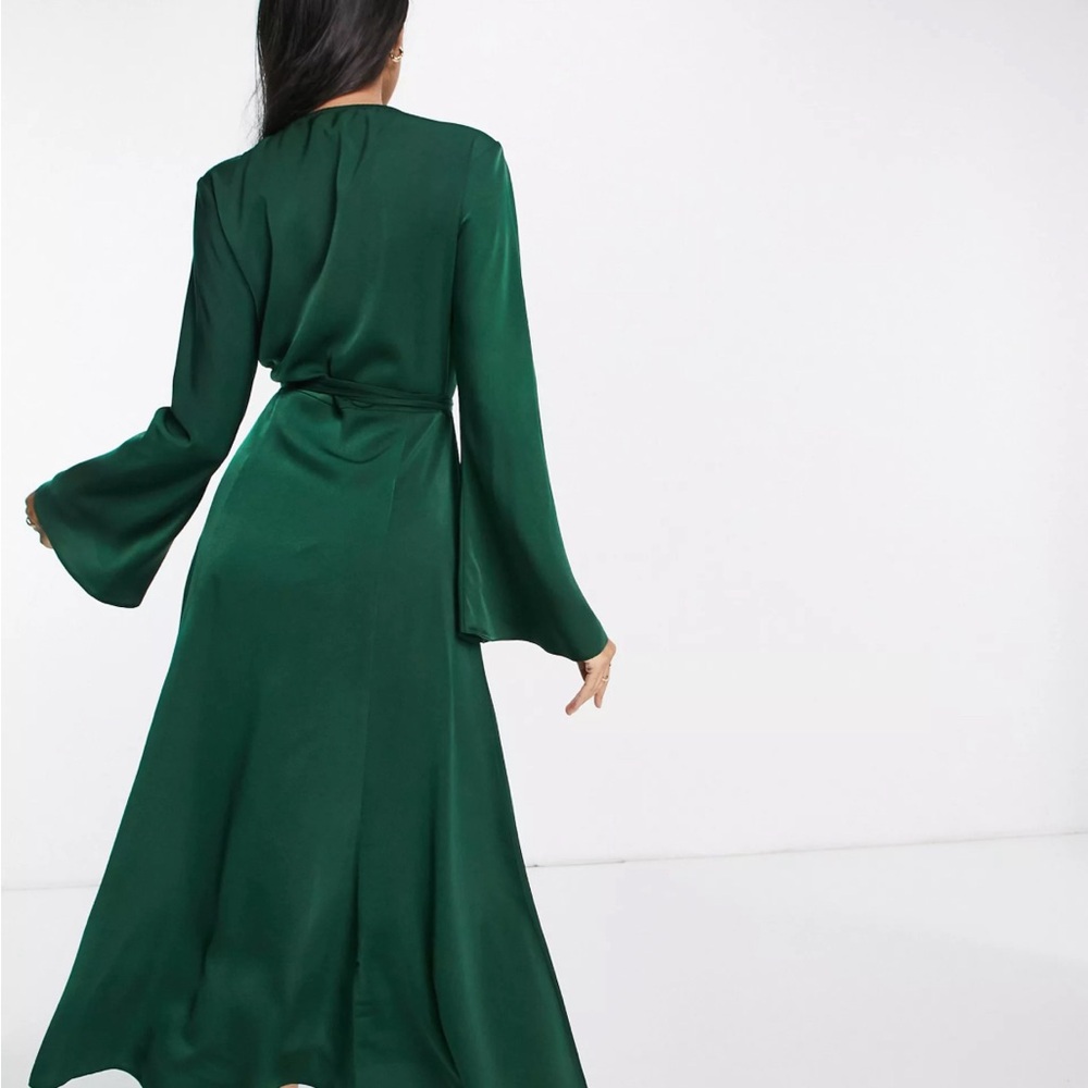 ASOS DESIGN bias cut satin wrap dress with tie waist in forest green - Picture 2 of 3